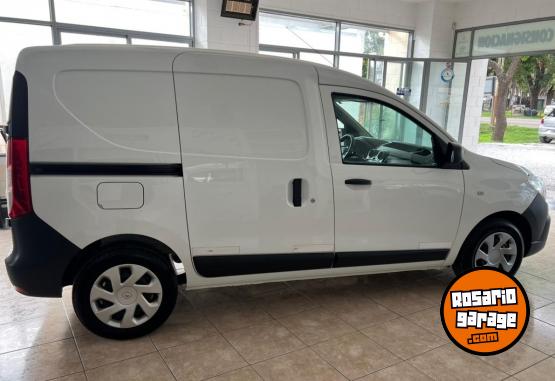 Utilitarios - Renault KANGOO FURGON EXPRESS 2022 Nafta 95995Km - En Venta