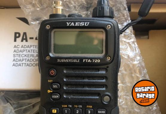 Electr�nica - Handy YAESU y cabezal aeron�utico - En Venta