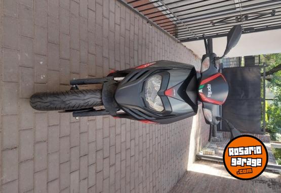 Motos - Aprilia Sr 160 2024 Nafta 9500Km - En Venta