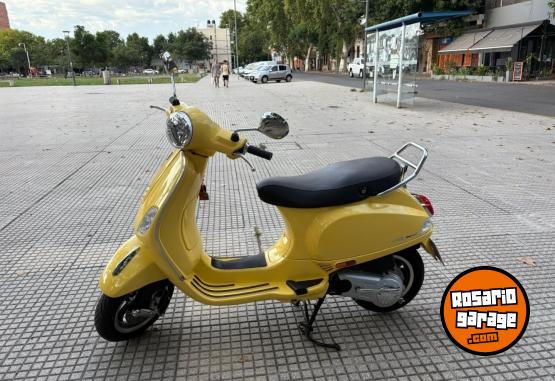 Motos - Vespa VXL 150 2024 Nafta 1700Km - En Venta