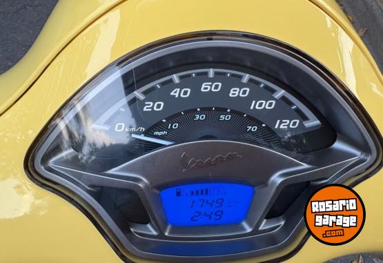 Motos - Vespa VXL 150 2024 Nafta 1700Km - En Venta