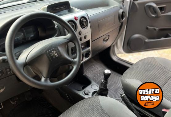 Utilitarios - Peugeot Partner 2020 GNC 123000Km - En Venta