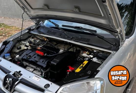 Utilitarios - Peugeot Partner 2020 GNC 123000Km - En Venta