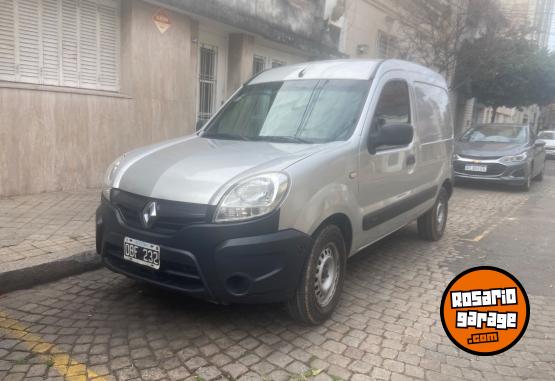 Utilitarios - Renault Kangoo 2014 GNC 180000Km - En Venta