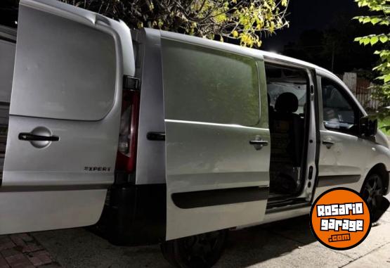 Utilitarios - Peugeot Expert 2011 Diesel 400000Km - En Venta