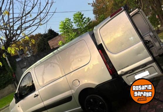 Utilitarios - Peugeot Expert 2011 Diesel 400000Km - En Venta