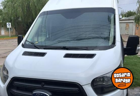 Utilitarios - Ford Transit 2022 Diesel 298000Km - En Venta