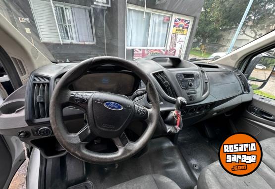 Utilitarios - Ford Transit 2022 Diesel 298000Km - En Venta