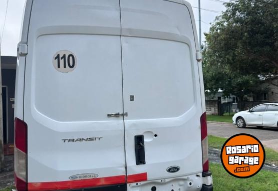 Utilitarios - Ford Transit 2022 Diesel 298000Km - En Venta