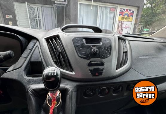 Utilitarios - Ford Transit 2022 Diesel 298000Km - En Venta