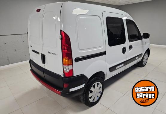 Utilitarios - Renault Kangoo comfort 5as 2015 Nafta 115000Km - En Venta