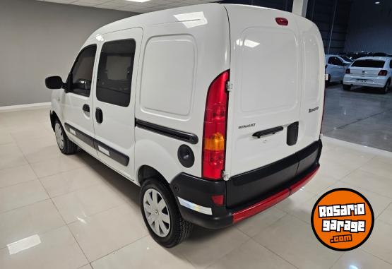 Utilitarios - Renault Kangoo comfort 5as 2015 Nafta 115000Km - En Venta