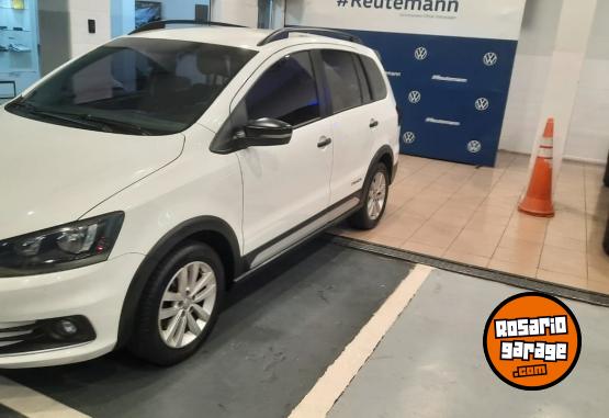Autos - Volkswagen SURAN 1.6 TRACK 2018 Nafta 100000Km - En Venta