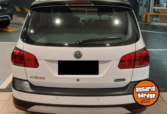 Autos - Volkswagen SURAN 1.6 TRACK 2018 Nafta 100000Km - En Venta