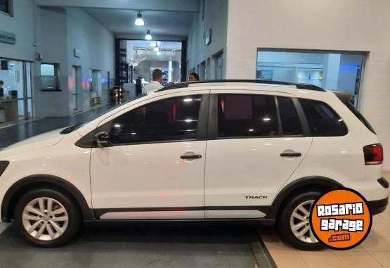 Autos - Volkswagen SURAN 1.6 TRACK 2018 Nafta 100000Km - En Venta