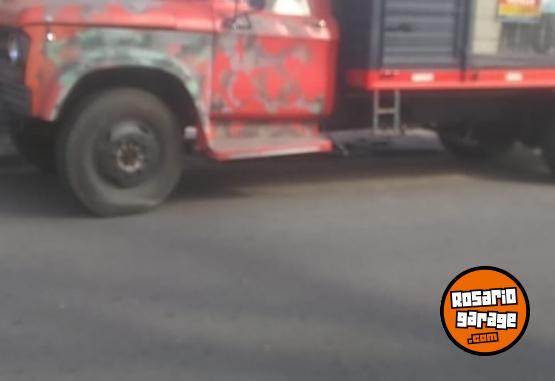 Camiones y Gr�as - Dodge 600 - En Venta