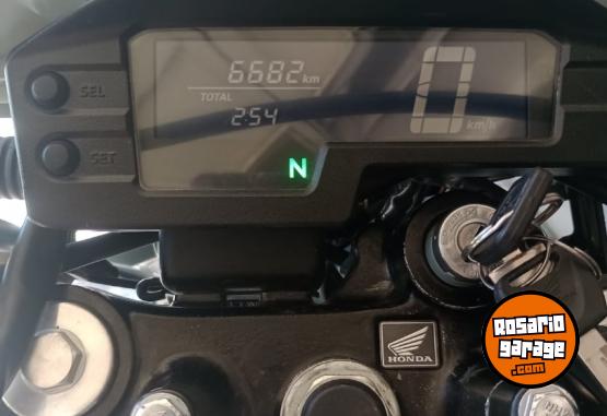 Motos - Honda Tornado 2024 Nafta 7000Km - En Venta