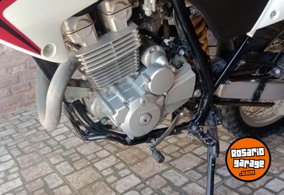 Motos - Honda Tornado 2024 Nafta 7000Km - En Venta