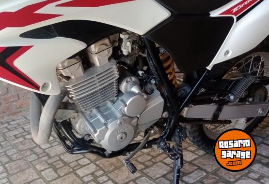 Motos - Honda Tornado 2024 Nafta 7000Km - En Venta