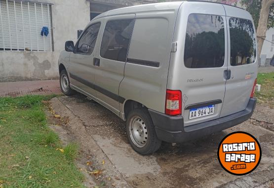 Utilitarios - Peugeot Partner 2017 GNC 157000Km - En Venta