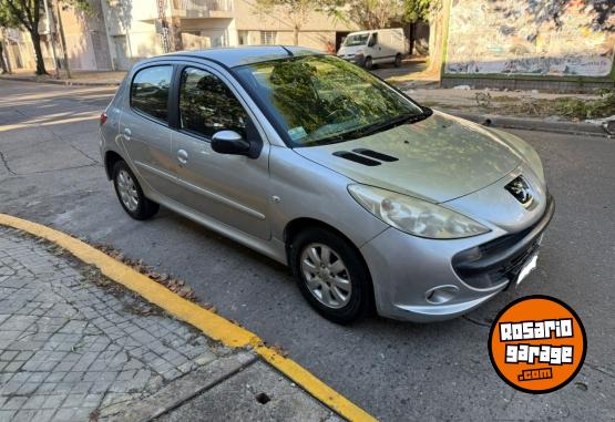 Autos - Peugeot 207 2010 Nafta 200000Km - En Venta