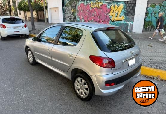 Autos - Peugeot 207 2010 Nafta 200000Km - En Venta