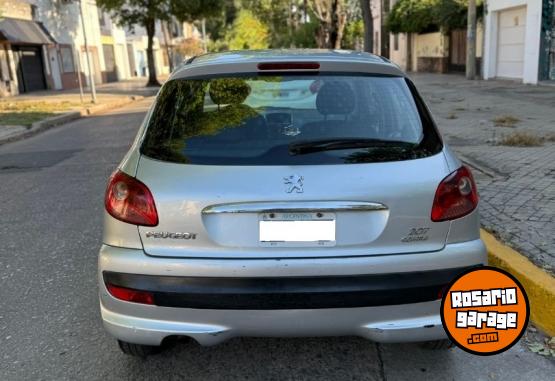 Autos - Peugeot 207 2010 Nafta 200000Km - En Venta