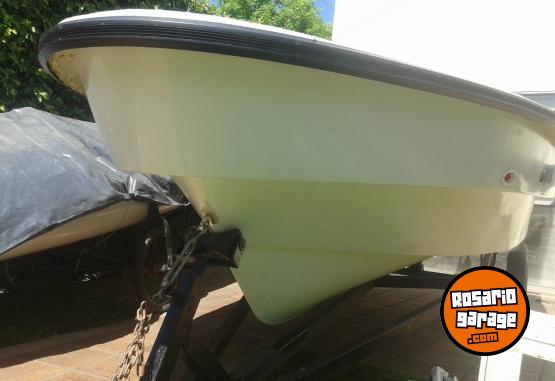 Embarcaciones - Liquido lancha costero 520 + 40 hp 2t - En Venta