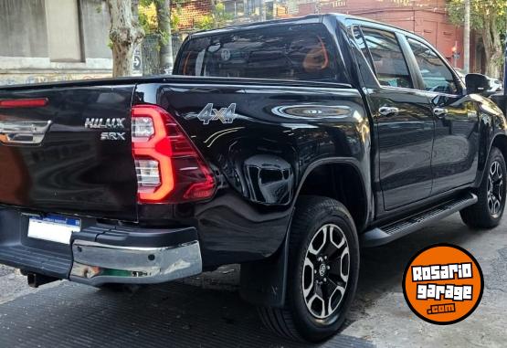 Camionetas - Toyota Hilux Srx 2023 Diesel 145000Km - En Venta