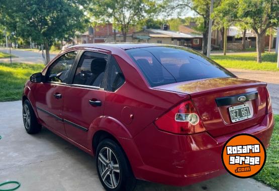 Autos - Ford Fiesta Max 2008 Nafta 212000Km - En Venta