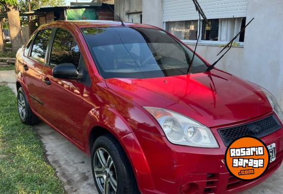 Autos - Ford Fiesta Max 2008 Nafta 212000Km - En Venta