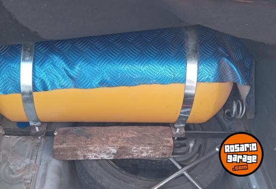 Autos - Volkswagen Suran 2015 GNC 159000Km - En Venta