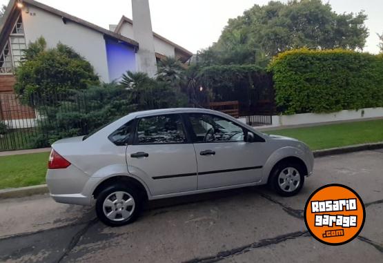 Autos - Ford Fiesta Max 2009 GNC 127000Km - En Venta