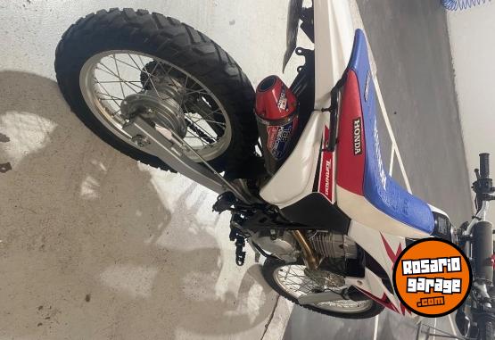 Motos - Honda Tornado 250 2023 Nafta 4500Km - En Venta