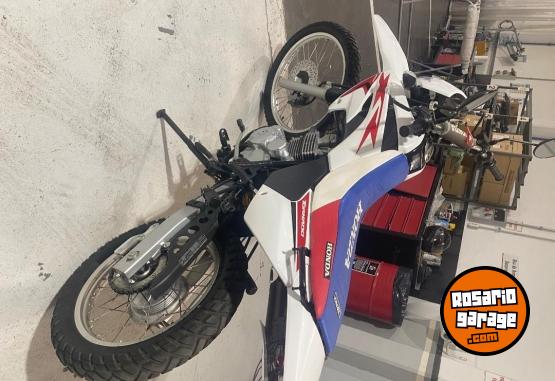 Motos - Honda Tornado 250 2023 Nafta 4500Km - En Venta