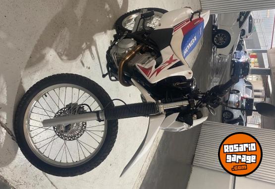 Motos - Honda Tornado 250 2023 Nafta 4500Km - En Venta