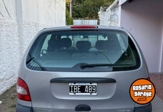 Autos - Renault Scenic 2009 Nafta 256000Km - En Venta