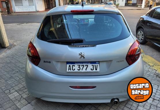 Autos - Peugeot 208 Active Pack plus 2018 Nafta 92000Km - En Venta