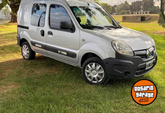 Utilitarios - Renault Kangoo confort 5as 2015 GNC 162000Km - En Venta