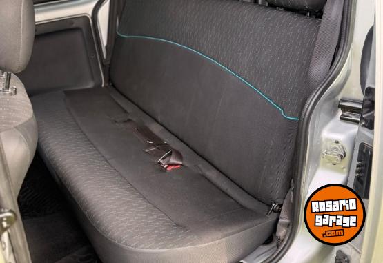 Utilitarios - Renault Kangoo confort 5as 2015 GNC 162000Km - En Venta