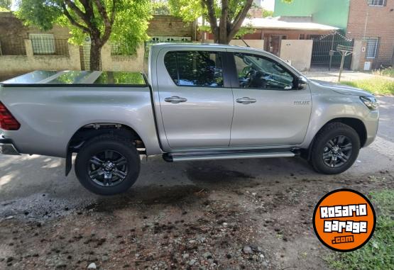 Camionetas - Toyota Hilux 2024 Diesel 2574Km - En Venta