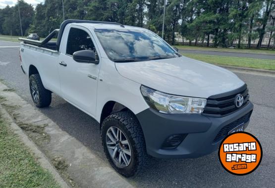 Camionetas - Toyota HILUX CABINA SIMPLE 4X4 2024 Diesel 25000Km - En Venta