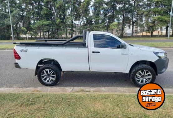 Camionetas - Toyota HILUX CABINA SIMPLE 4X4 2024 Diesel 25000Km - En Venta