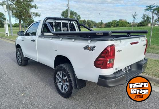 Camionetas - Toyota HILUX CABINA SIMPLE 4X4 2024 Diesel 25000Km - En Venta