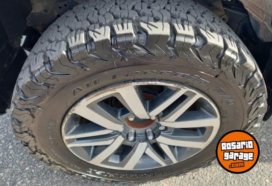 Camionetas - Toyota HILUX CABINA SIMPLE 4X4 2024 Diesel 25000Km - En Venta