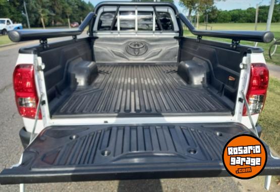 Camionetas - Toyota HILUX CABINA SIMPLE 4X4 2024 Diesel 25000Km - En Venta