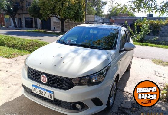 Autos - Fiat Argo Drive 2018 GNC 85000Km - En Venta