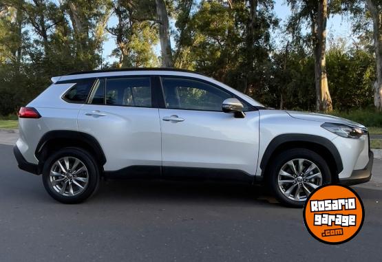 Autos - Toyota COROLLA CROSS XLI 2022 Nafta 47000Km - En Venta