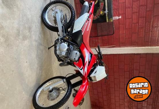 Motos - Honda Tornado 2017 Nafta 14000Km - En Venta