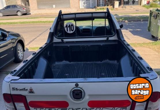 Camionetas - Fiat STRADA TREKKING 2011 Nafta 164000Km - En Venta